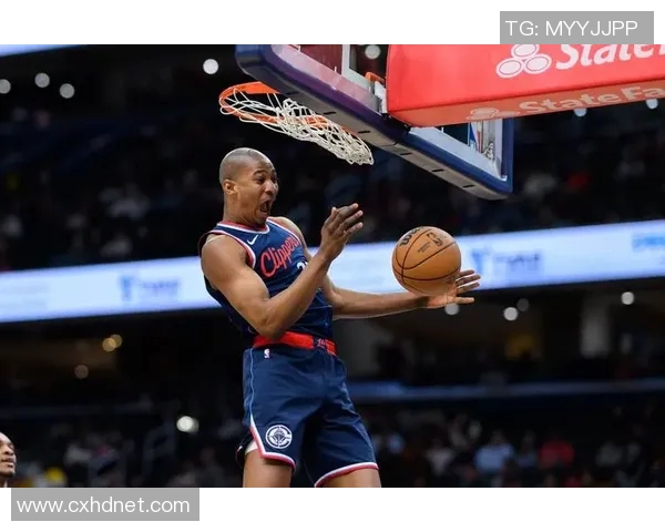 船记:在对阵年轻的卫冕冠军时 快船的表现像一支老迈的球队