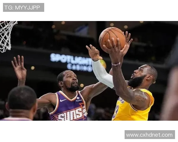 6人上双打爆湖人!杜兰特轰25+8对飙东契奇!詹姆斯正负值-33